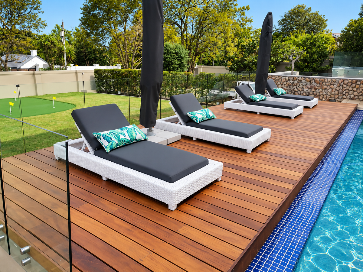Ambesha Africa Pool Lounger