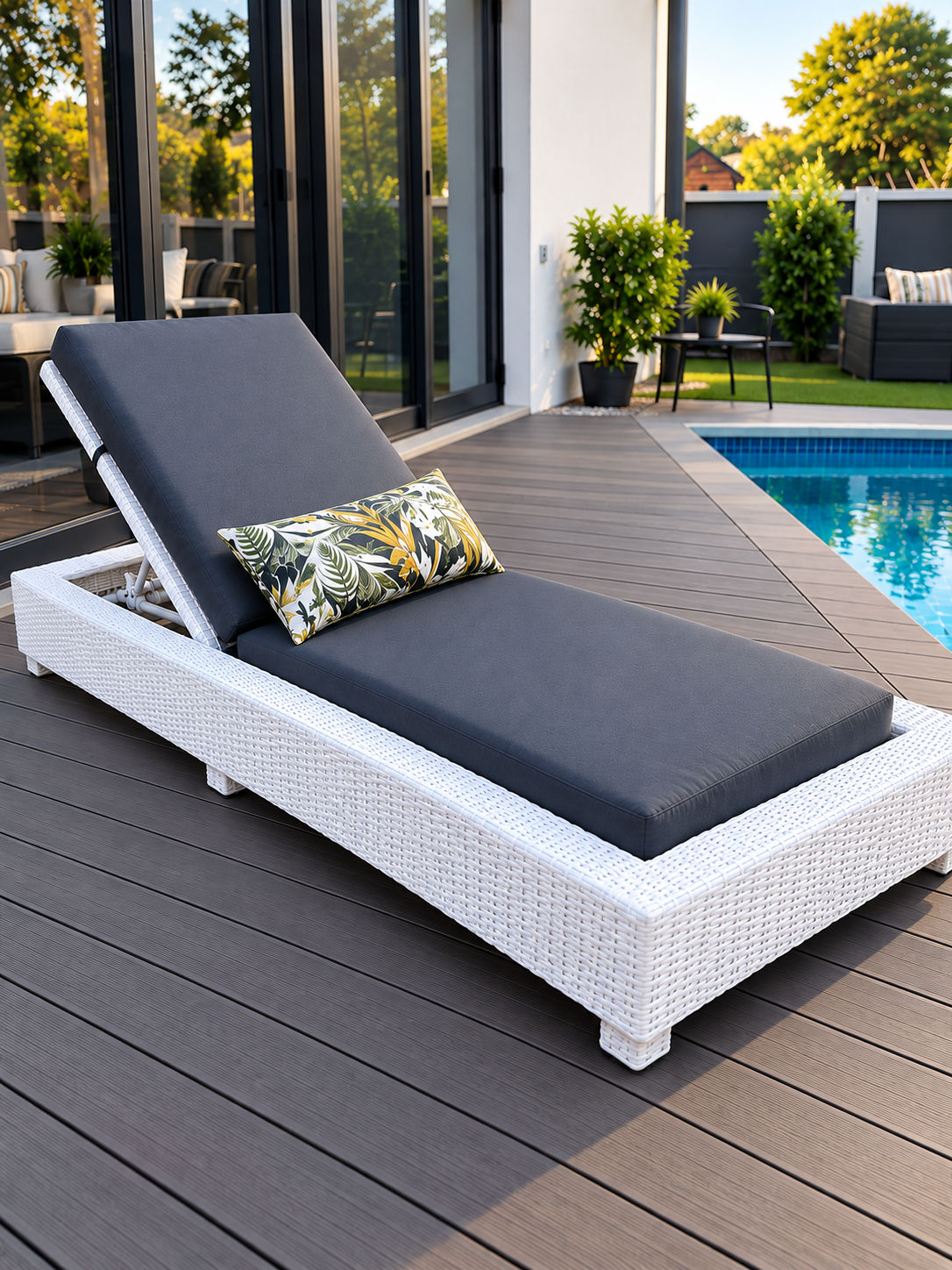 Ambesha Africa Pool Lounger
